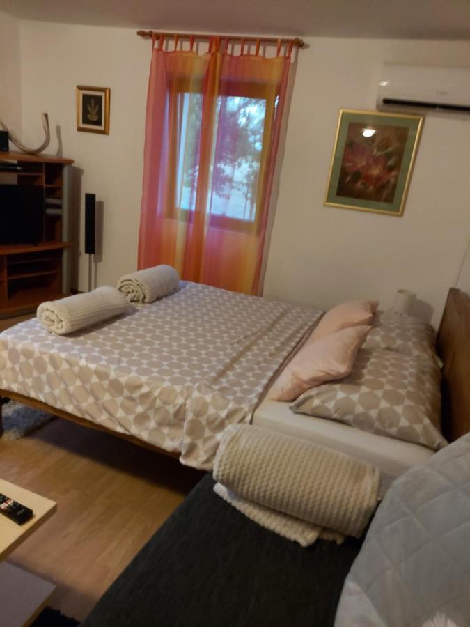 Studio Apartman Kotro Beli Manastir Εξωτερικό φωτογραφία