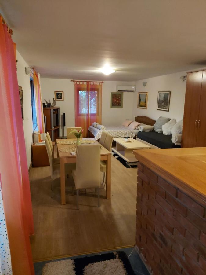Studio Apartman Kotro Beli Manastir Εξωτερικό φωτογραφία