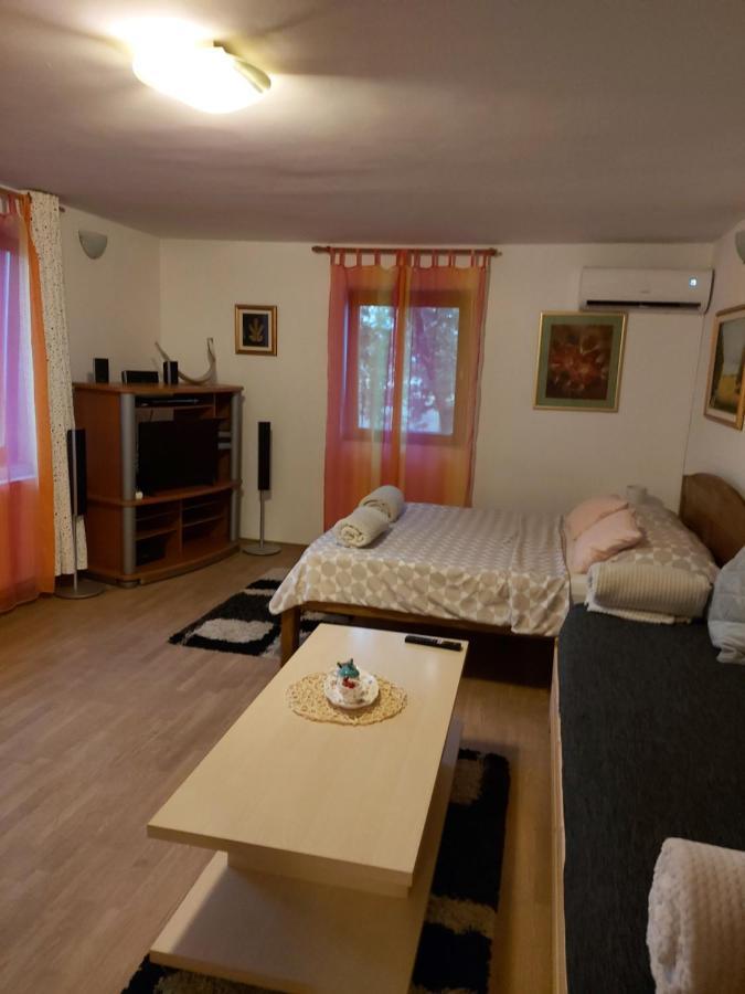 Studio Apartman Kotro Beli Manastir Εξωτερικό φωτογραφία