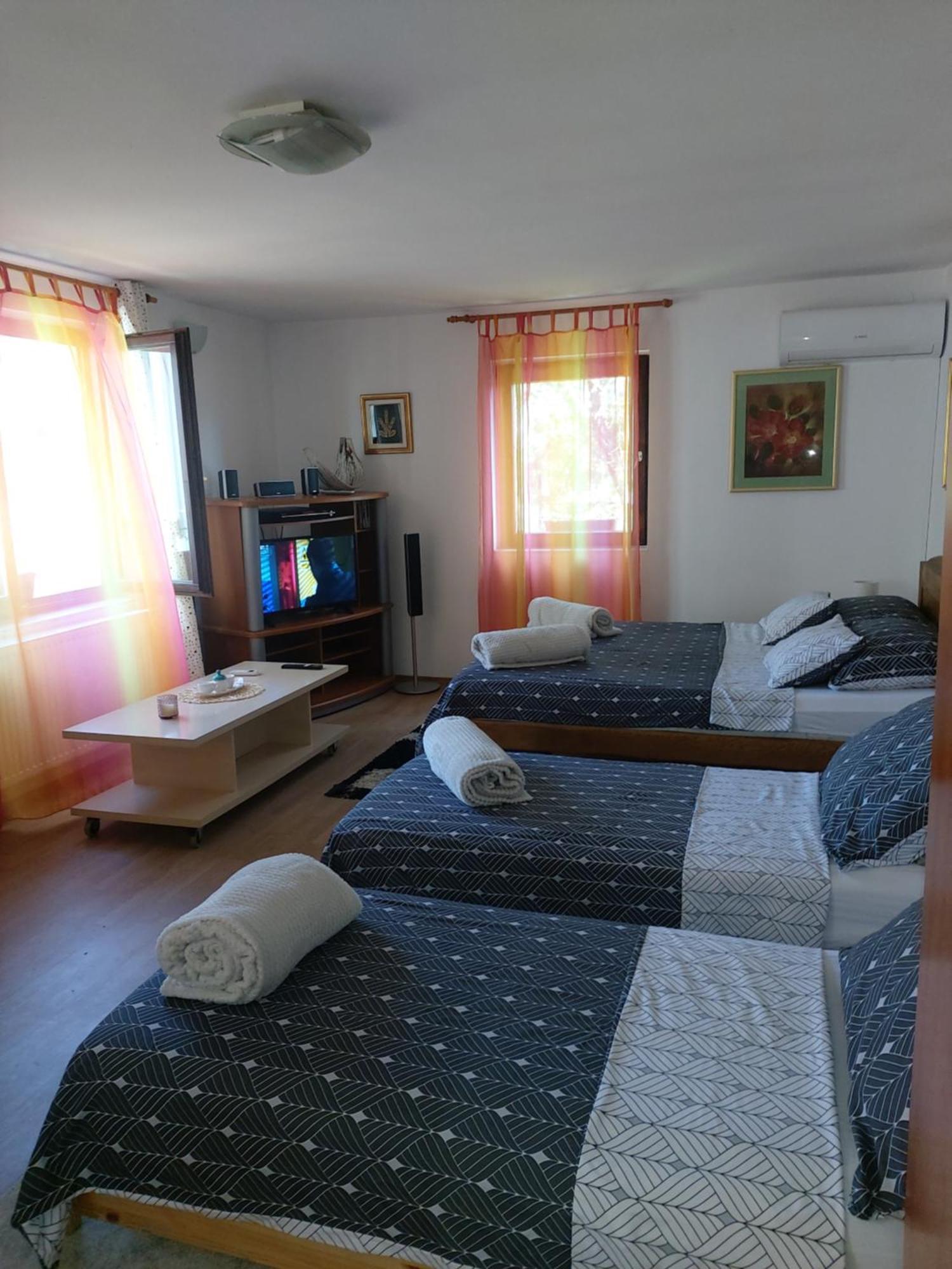 Studio Apartman Kotro Beli Manastir Εξωτερικό φωτογραφία