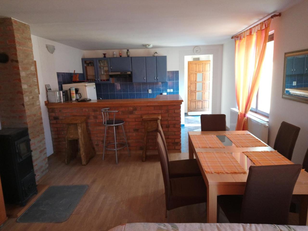 Studio Apartman Kotro Beli Manastir Εξωτερικό φωτογραφία